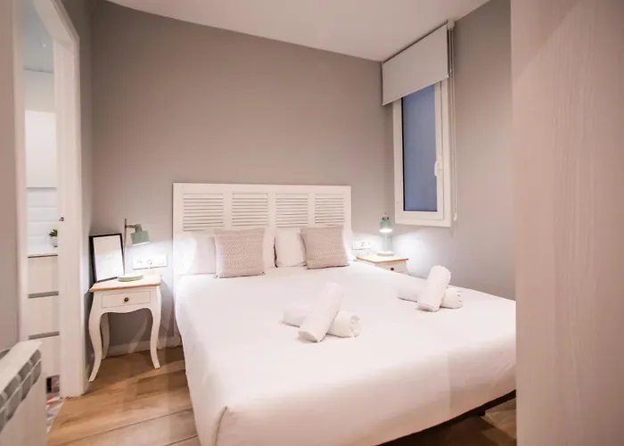 B3mal1081- New 2br Flat With Private Terrace דירה ברצלונה